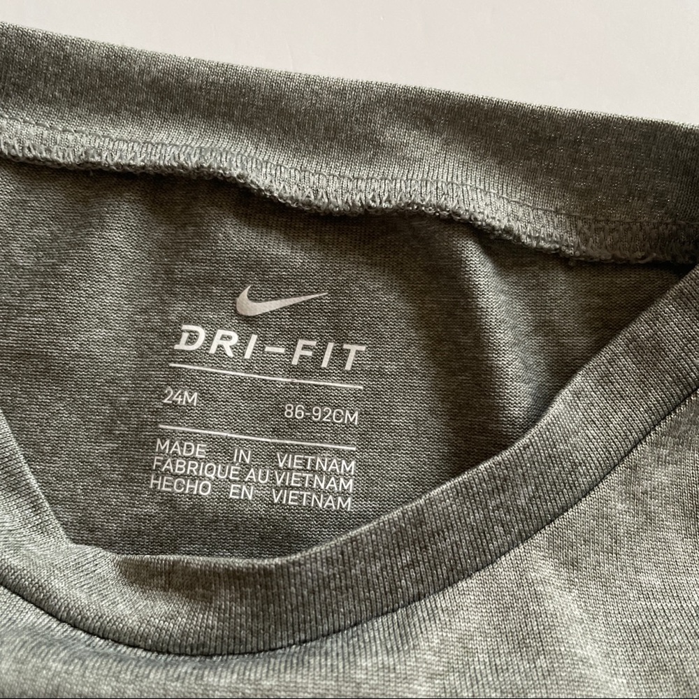 Nike tee - Picture 4 of 4